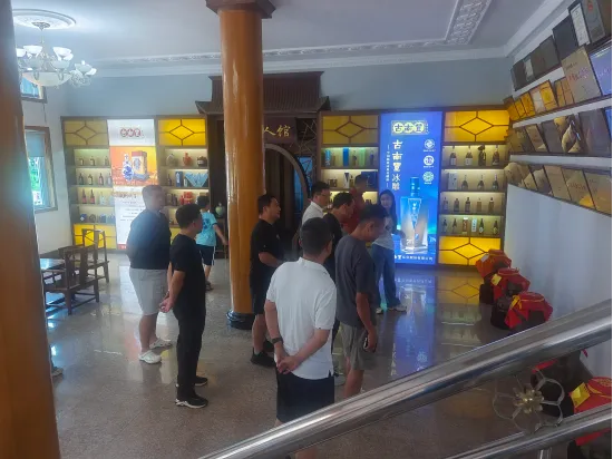 以球会友,共话佳酿 以球会友,共话佳酿